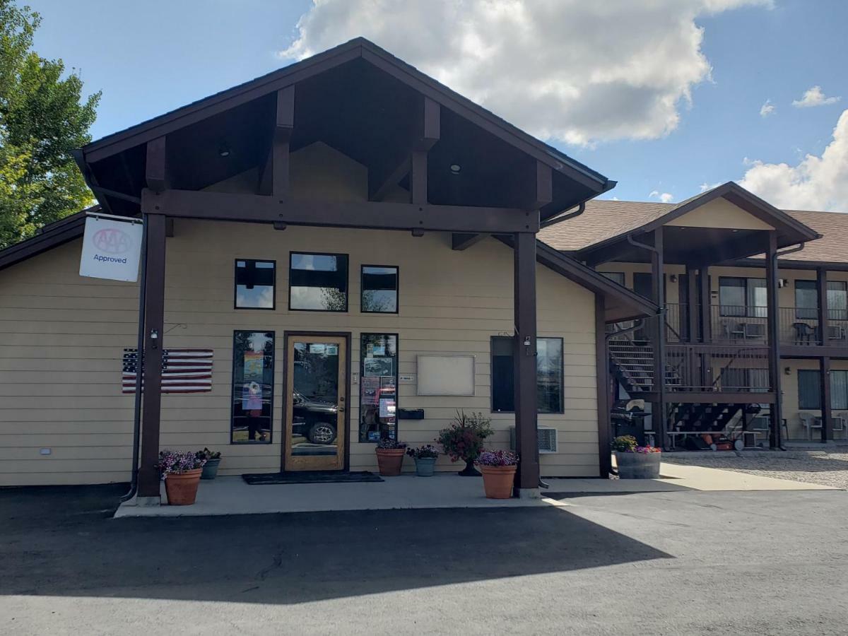 Red Bear Inn Ennis Exterior photo
